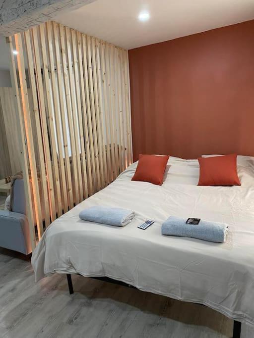 מנוסק Appartement Loft Terracotta מראה חיצוני תמונה