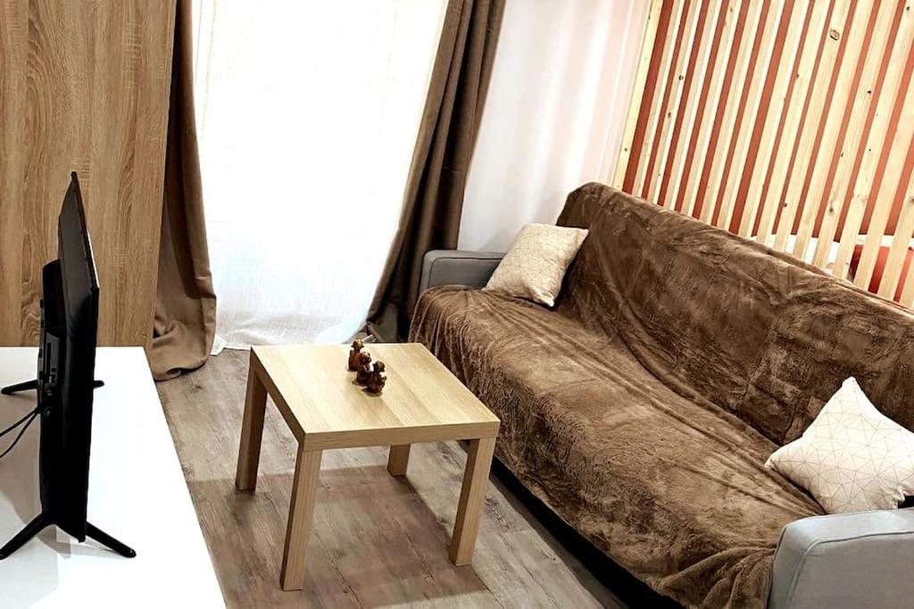 מנוסק Appartement Loft Terracotta מראה חיצוני תמונה